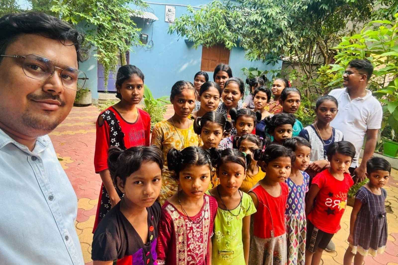 You are currently viewing Extending a Helping Hand: Happy Foundation Supports a Bereaved Family in Sarabani Village